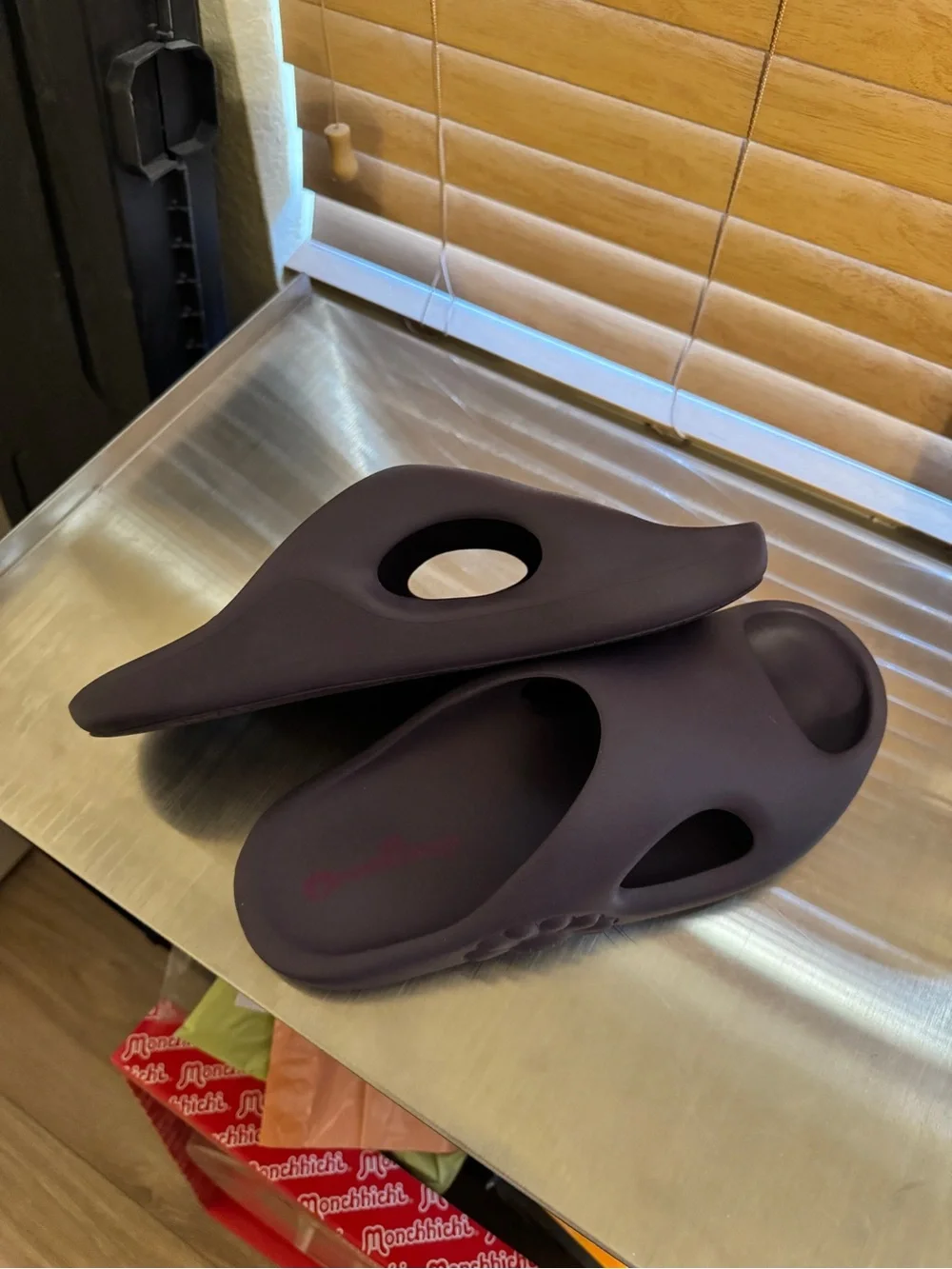 Ohana Hunake with artis Tukashi Murakami slides in Grape M 13